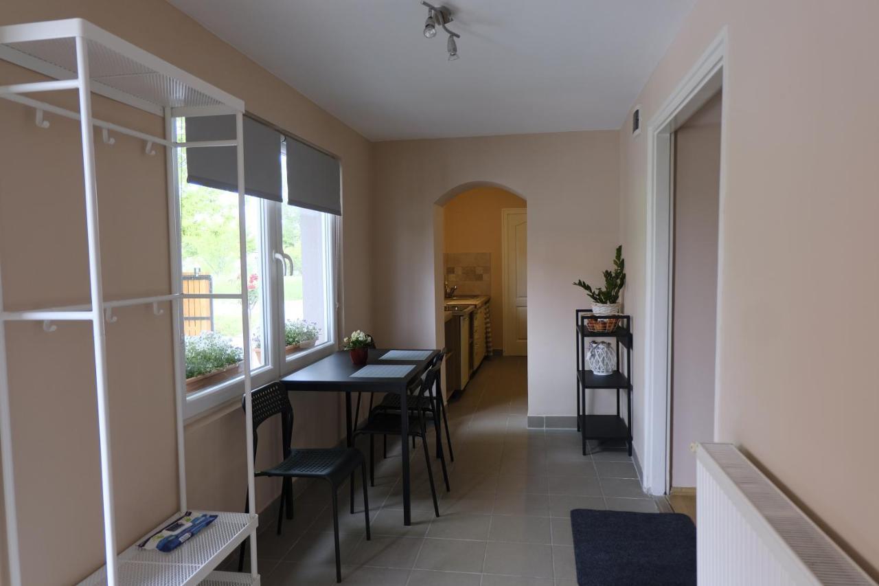 Kajari Apartmanhaz Balatonfőkajár Екстериор снимка