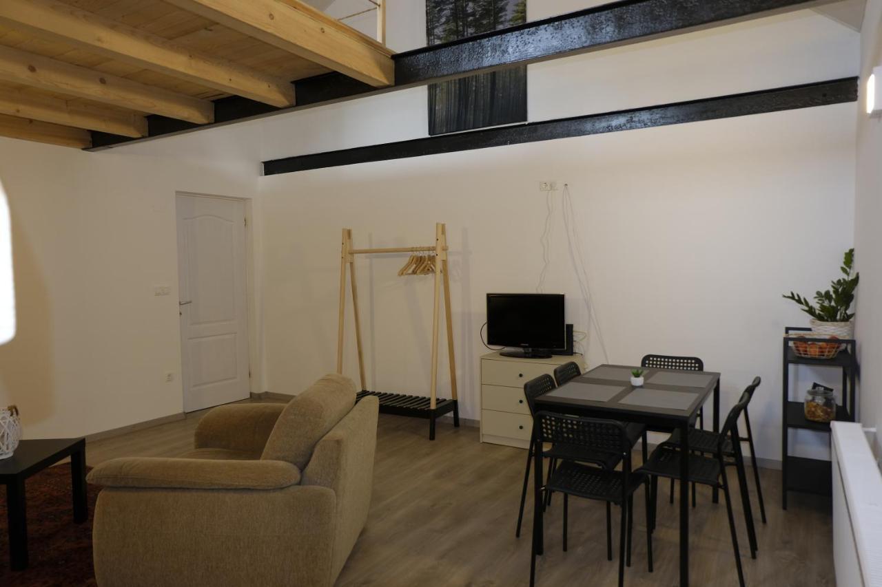 Kajari Apartmanhaz Balatonfőkajár Екстериор снимка