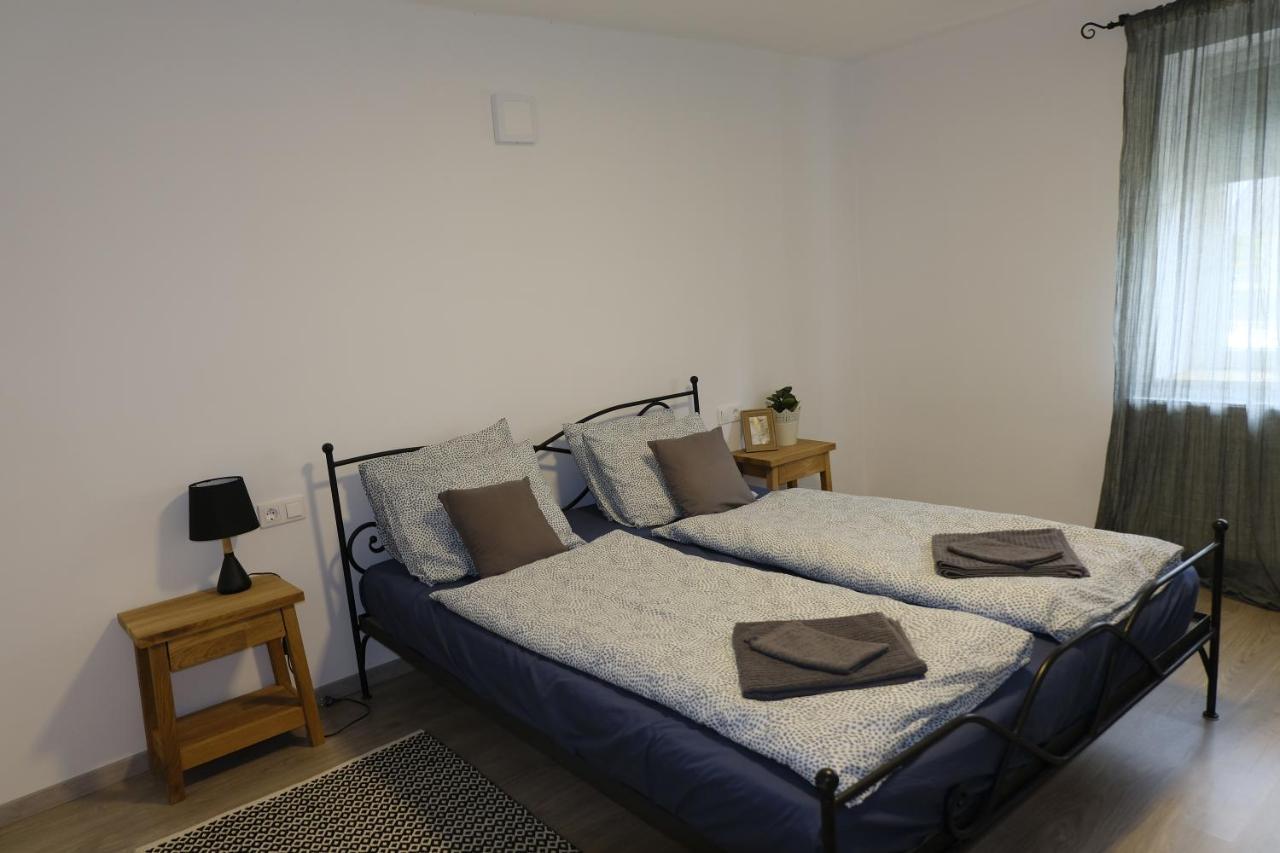 Kajari Apartmanhaz Balatonfőkajár Екстериор снимка